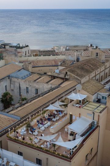 Aperitif in a magical location - 2