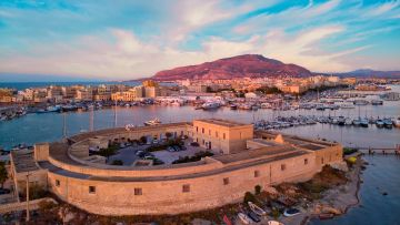 A historical center full of history - 7